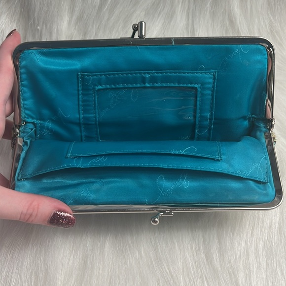 Vera Bradley Retired Peacock pattern clutch wallet - Picture 6 of 8